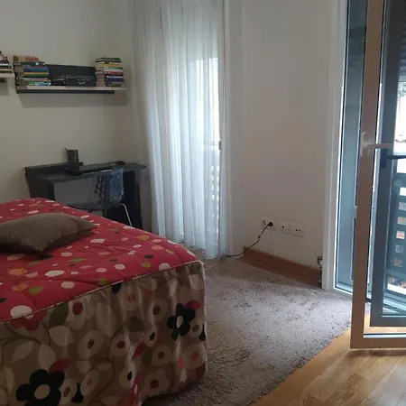 Cimadevilla Apartment *